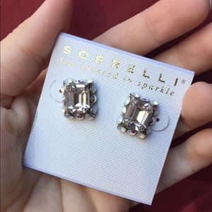 Sorrelli stud earrings- RARE GEM 💎